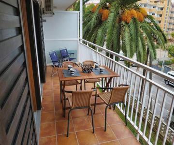 Modern Apartment In Salou With Shared Pool - 45 M²