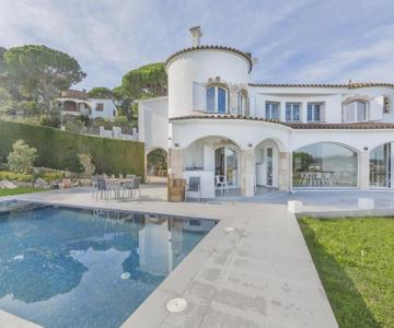 Villa Saramel con vistas panorámicas al mar