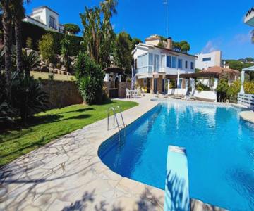 LLOGUER30 Els Ametllers luxury apartment