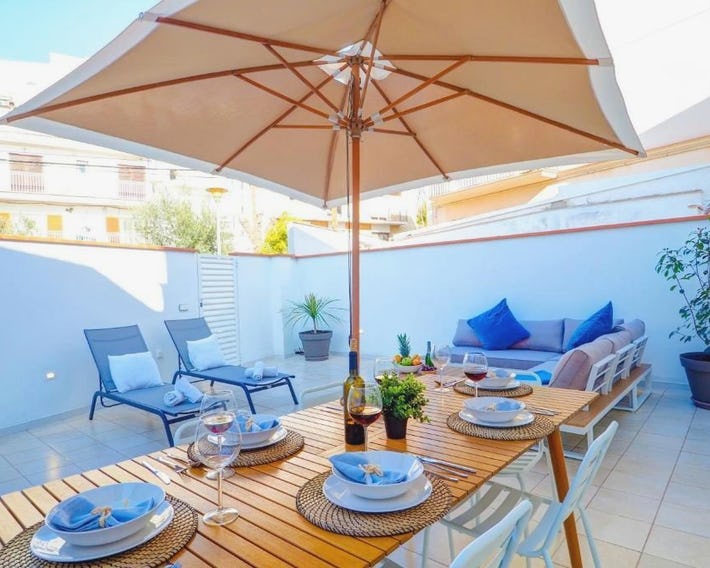 Sebastian Patio by Hello Homes Sitges