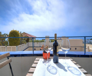 Apartment by the Sea