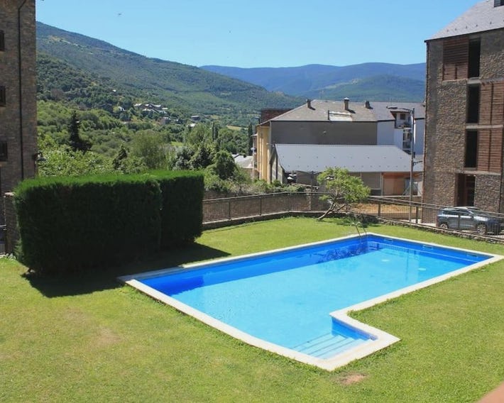 Apartamento dúplex en Sort con piscina