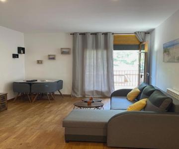 Precioso Cálido Apartamento En Sort Con Terraza