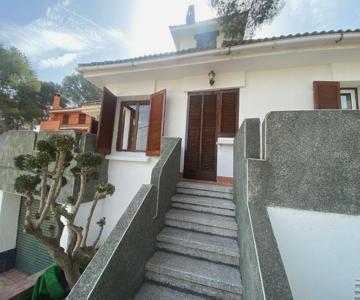 Chalet cerca a la playa con jardín y barbacoa