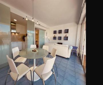 LETS HOLIDAYS Apartment with terrace near beach 2