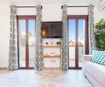 Lets Holidays Nice apartment 1 min to the beach