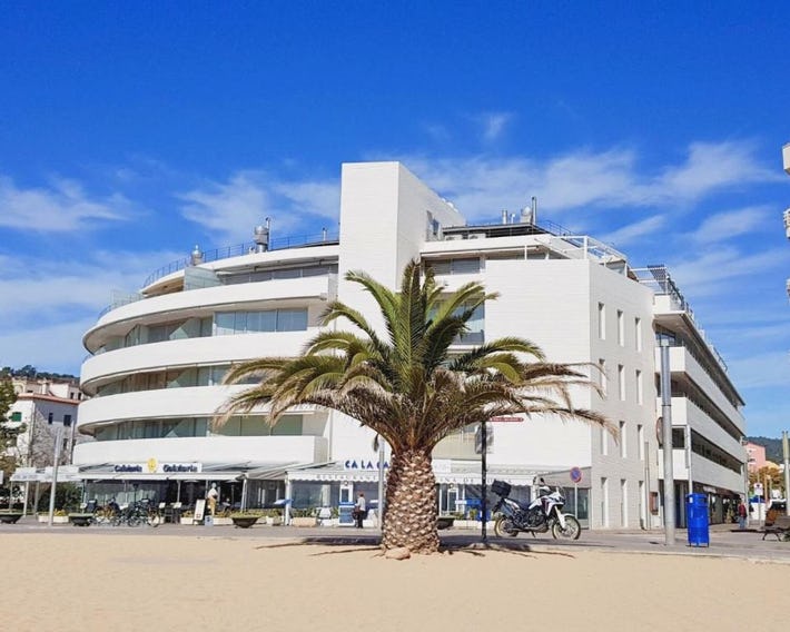 Ancora Frontbeach Luxury Apartment