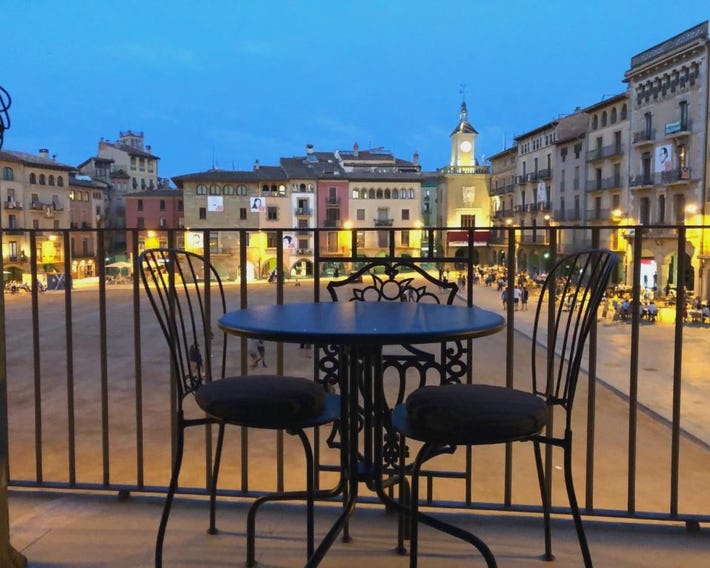 Apartaments Vicus 3 con vistas a la Plaza Mayor de Vic