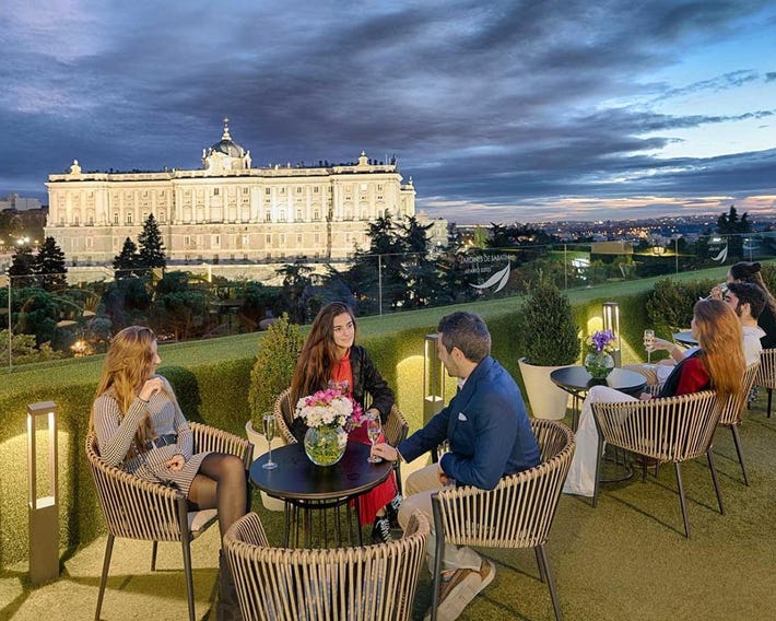 Apartosuite Jardines de Sabatini