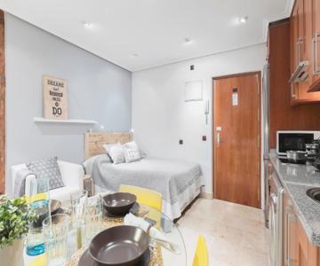 Fuencarral Apartments by FlatSweetHome