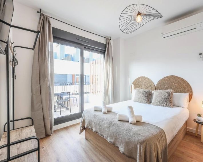 Luxurious Studio with Terrace and Parking in Madrid