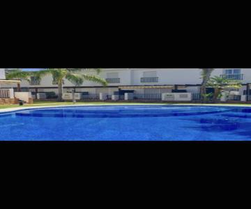ENCANTADORA CASA CON PISCINA A 5 MIN PLAYA WIFI