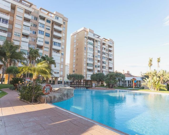 Nations Apartment with pool