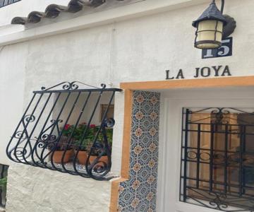 Private Terrace-Romantic-Sea, Castle views-Central