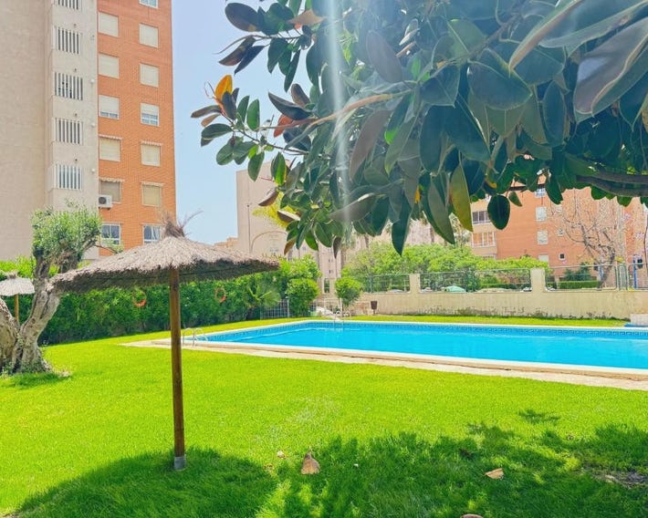 Estudio con piscina