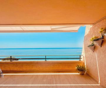 Apartamento con terraza y vistas al mar en Altea Mascarat Piscina, parking y cerca de la playa