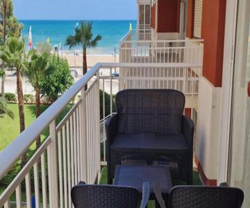 Perfect direct beach access