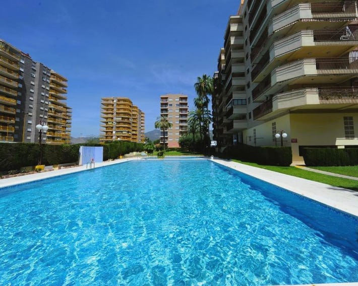 CANARIAS vista piscina Orangecosta