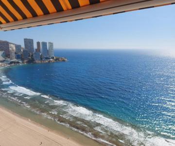 BENIDORM, Las Damas, primera línea de playa de Levante