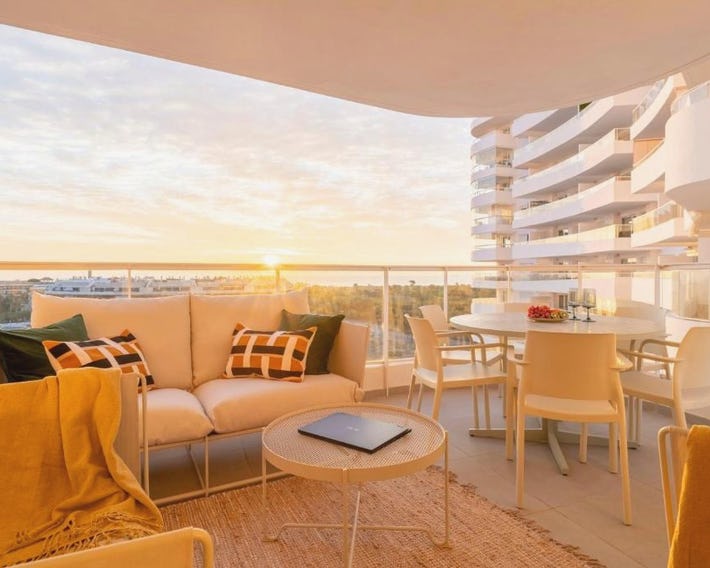 Gran Canet 2BR! Walk to Beach, Sea View, Sauna & Gym