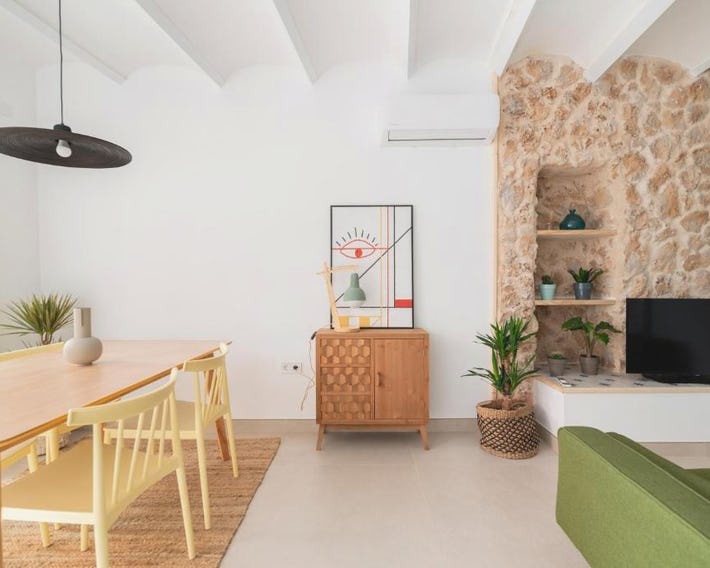 Casa con historia en el centro.