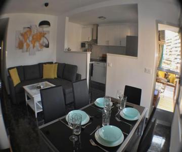 Spacious, 2 BR/2 BA, 3 Min walk to the beach