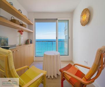 Brend new beach Apartment 3 bed 2 bath Play Camp