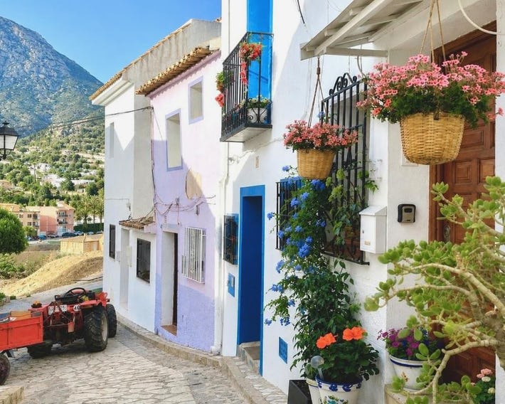 Casa de Sueños - village house