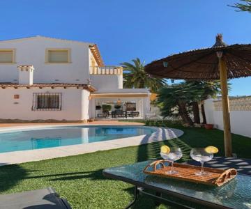 Casa Laura by Sun & Sea Homes