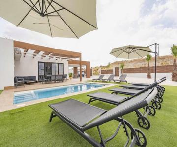 VILLA DE LUJO RIOPARK