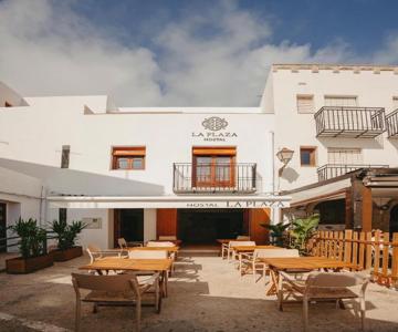 La Plaza Hostal