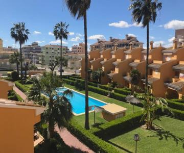 Casa adosada junto a la playa de El Perelló