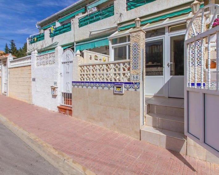 Bonita Casa En Torrevieja Con Cocina