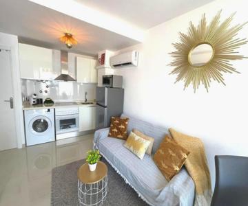 Reel Apartments- Walk to the beach and centre