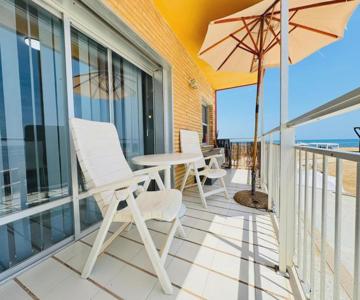 Beachfront apartment - La Mata