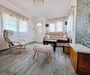 Charming Upper Bungalow with Terrace and Communal Pool in Torrevieja