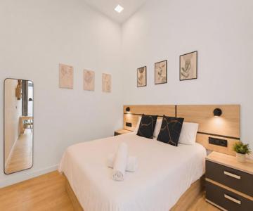 Caracol - Entire Apt - Near Beach and Stadium by Río Turia Apartments