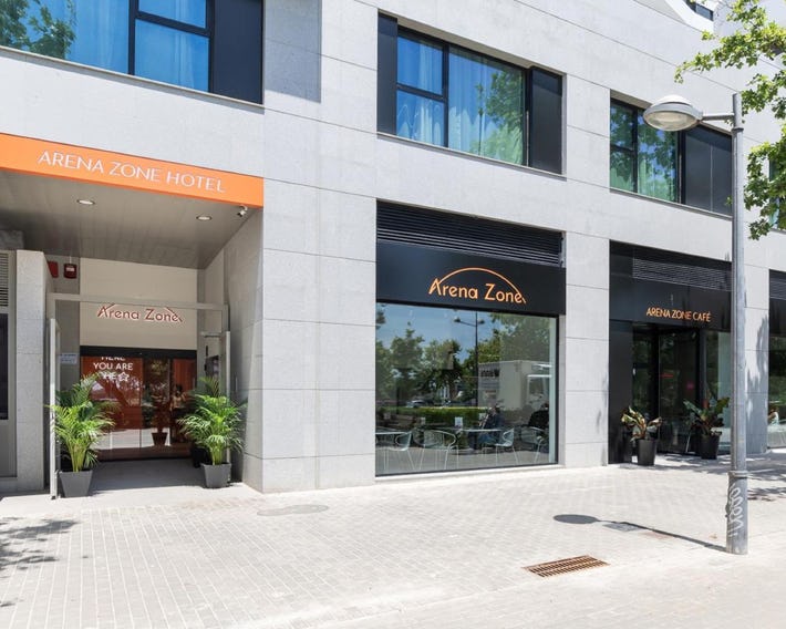 Arena Zone Hotel & Cafe