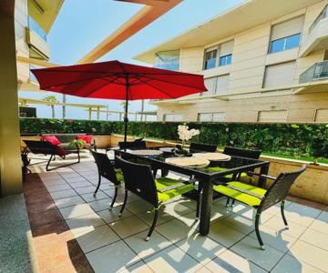 Stylish Apartment with Terrace on the BeachFrom