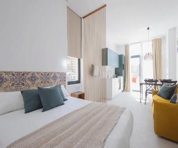 FLORIT FLATS - Ceramic Home - 4 Guest - AC WiFi - Near Sorolla Train Station