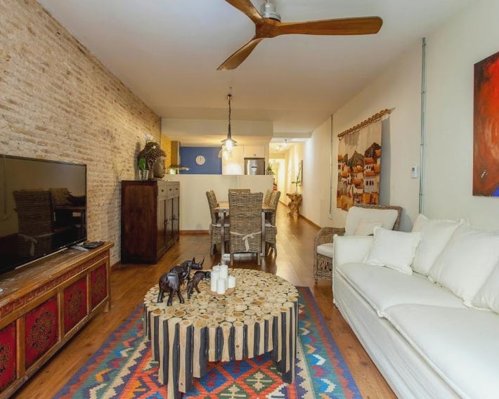 LUXURIOUS & ALLURING HOME IN HISTORIC TOWN (VALENCIA)
