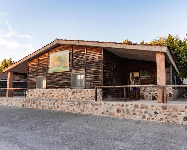 Hostal - Bungalows Camping Cáceres