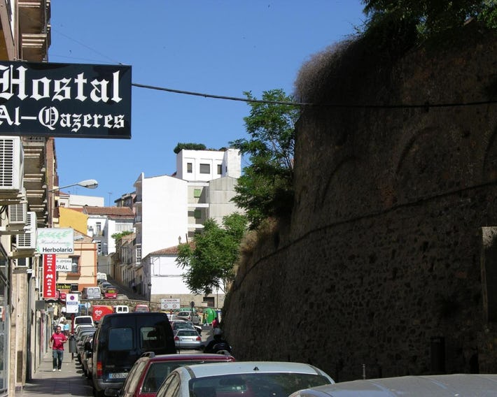 Hostal Al-Qazeres