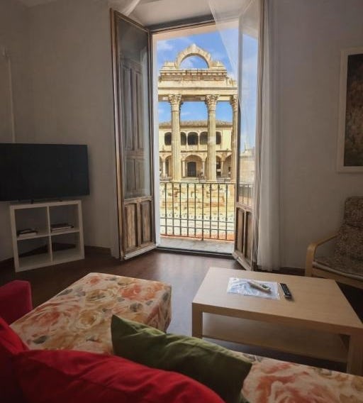 Apartamentos Templo Diana -Vistas Históricas-