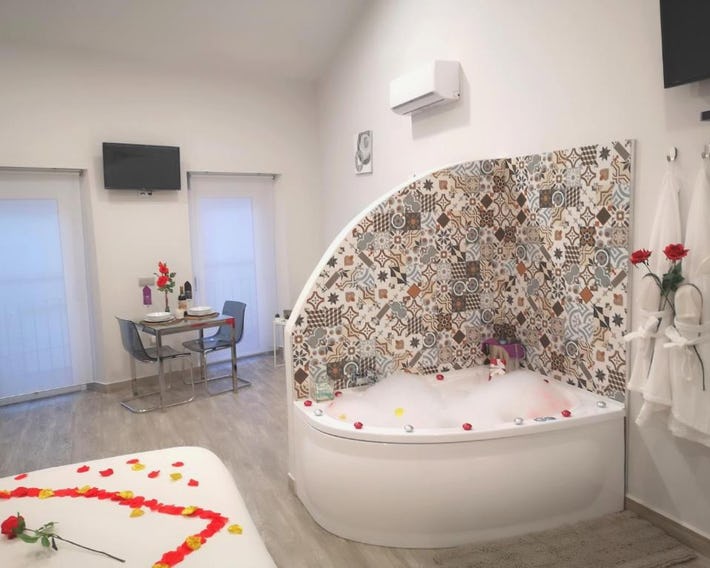 ERES EMERITA "Apartamentos & Suites"