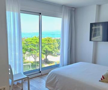 Apartamentos O Grove centro puerto