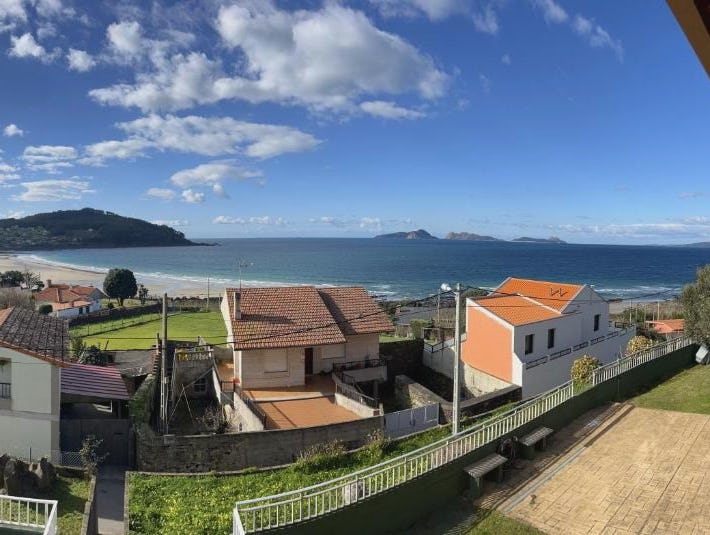CASA FAMILIAR COMPLETA EN PATOS NIGRAN