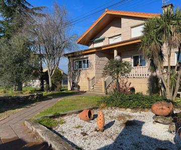 Casa Mon-roy