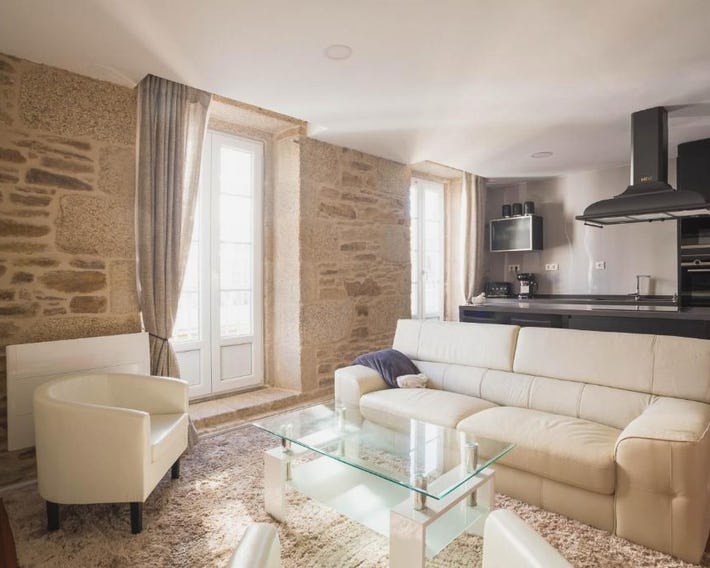 Luxury apartment-free parking