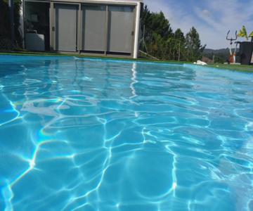 Casa Rocha Velha con terraza y piscina particular